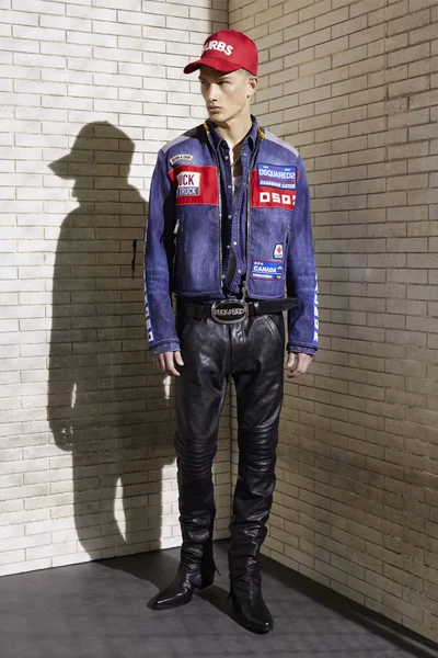 Look 19